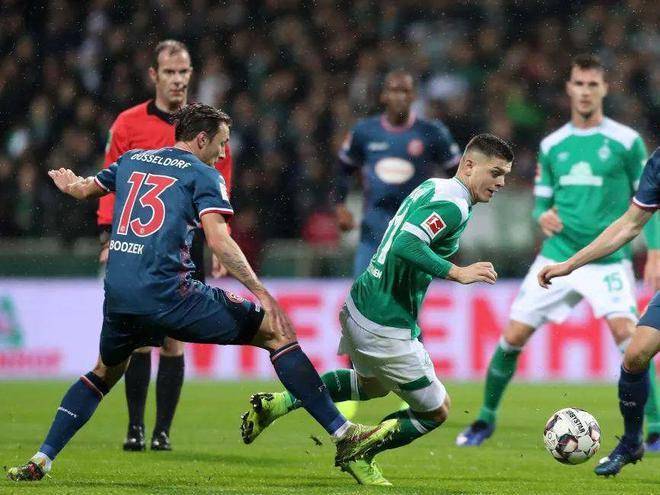 场比赛的亮 场比赛的亮