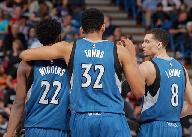 边路斜插攻 边路斜插攻